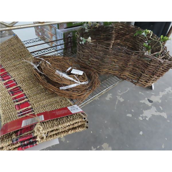 Tree Collar, Heart Basket, Décor
