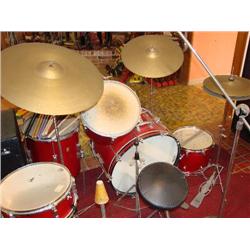 Large Ludwig Drum Set,stool,drum sticks, wire brushes