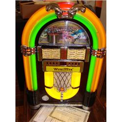 Miniture Wurlitzer cd player with remote