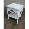 Image 1 : White Wicker End Table