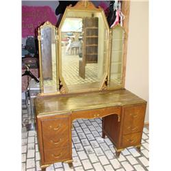 Dresser w/Triple Mirror