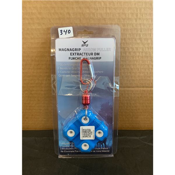 Magnagrip Arrow Puller With Carbiner
