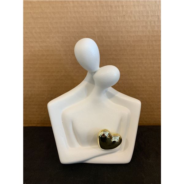 Gold Décor Statue - Couples Kissing With Heart