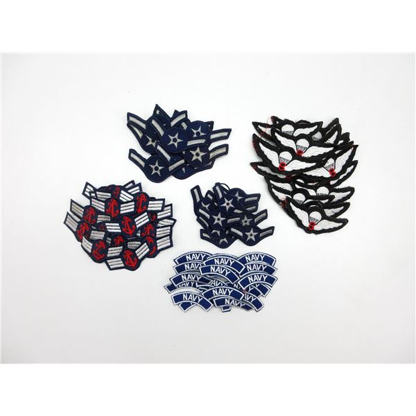 ASSORTED MILITARY BADGE LOT