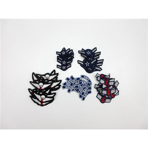 ASSORTED MILITARY BADGE LOT