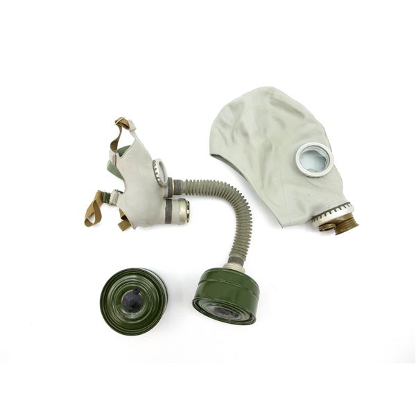ASSORTED RUSSIAN GAS MASK LOT