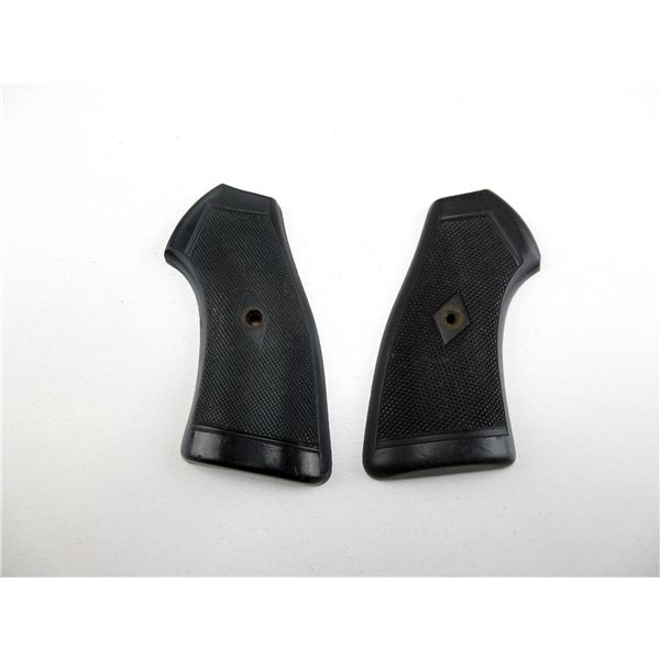 BRITISH WEBLEY MKIV REVOLVER GRIPS