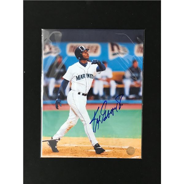KEN GRIFFEY JR. SIGNED 8X10 PHOTO (ELITE AUTHENTICATION COA)