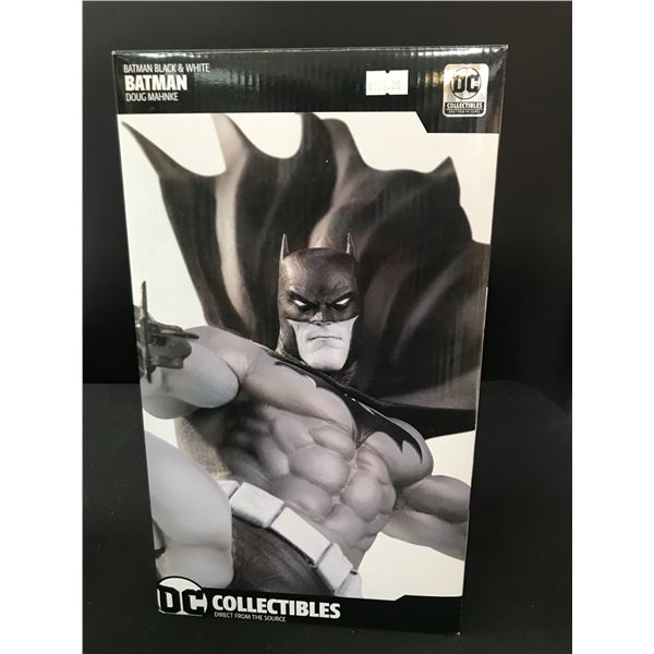 UNOPENED COLLECTIBLE DC ARTISTS ALLEY: BATMAN BLACK AND WHITE