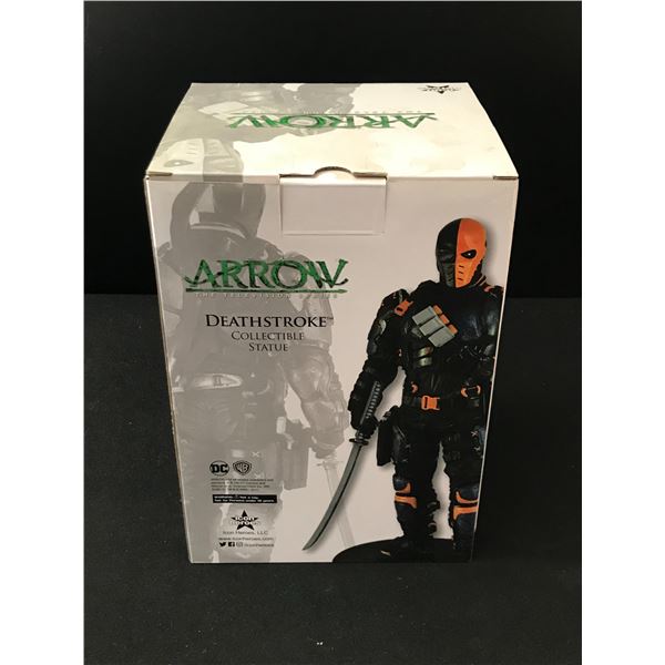 DC ICON HEROS DEATHSTROKE: ARROW COLLECTIBLE STATUE