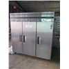 Image 2 : Everest Refrigeration ESF3 Triple Door Freezer w/ Inside Racks
