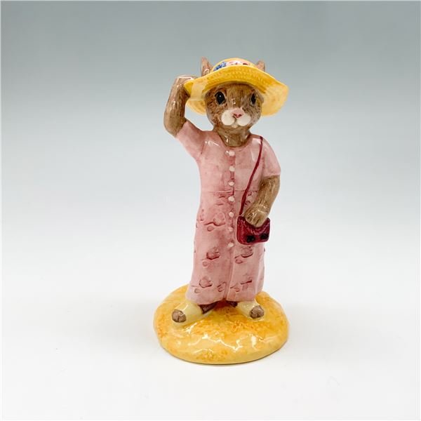 Royal Doulton Bunnykins Figurine, Sightseer DB215
