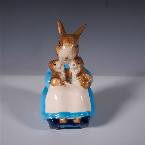 Royal Albert Figurine, Mrs. Rabbit and Bunnies P2543