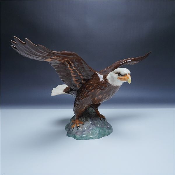 John Beswick Bald Eagle Gloss Ceramic Figurine No. 1018