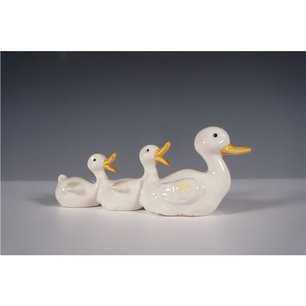 Beswick Figurine, Duck Family BESB765