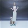 Image 1 : Lladro Today's Lesson Figurine 01006659