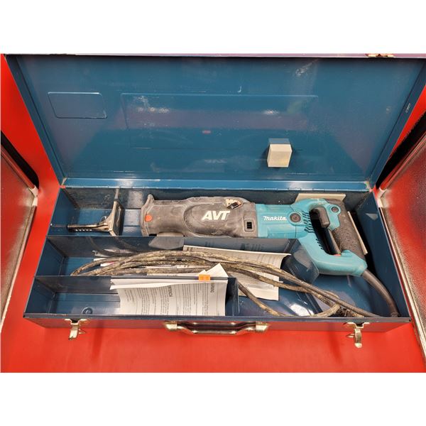 Makita AVT Reciprocating Saw w/ Case