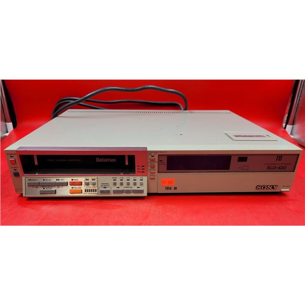 Sony SLO-420 Betamax Video Cassette Recorder & Betamax Video Tapes