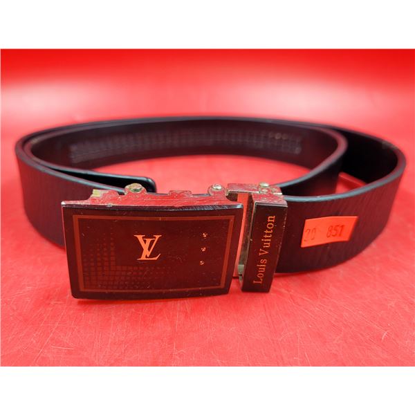 Leather Louis Vuitton Belt (Authenticity Unknown)