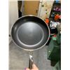 Image 2 : HexClad 12-Inch Hybrid Stainless Steel Pan