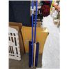 Image 2 : Mann Heavy-Duty Floor Brush and Handle Set