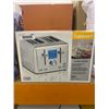 Image 2 : Cuisinart CPT-640P1 4-Slice Toaster with Digital Interface