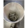 Image 3 : BUCKET OF 14 SHACKLES