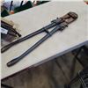 Image 2 : MAKITA CIRCULAR SAW AND BOLT CUTTERS