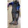 Image 2 : SEA-TUX WETSUIT WITH GLOVES, HOODIE AND FINS