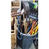 Image 2 : GARBAGE BIN WITH TOOLS