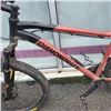 Image 2 : BLACK AND RED DIAMONDBACK BIKE