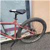 Image 3 : BLACK AND RED DIAMONDBACK BIKE