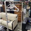 Image 2 : CLOTHING RACK