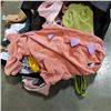 Image 2 : BAG OF DOG CLOTHES AND COLLARS AND LEASH