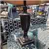 Image 3 : 2 MODERN TBALE LAMPS