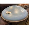 Image 1 : BOSU BALANCE EXERCISE BALL