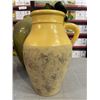 Image 2 : 3 LARGE VASES
