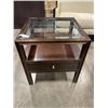 Image 1 : GLASS TOP SQUARE ENDTABLE WITH DRAWER