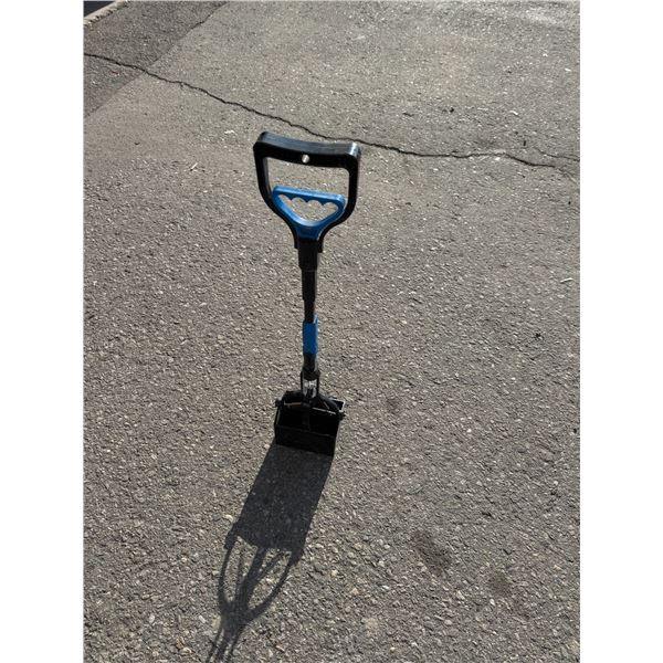 Poop shovel