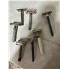 Image 1 : Assorted vintage razors