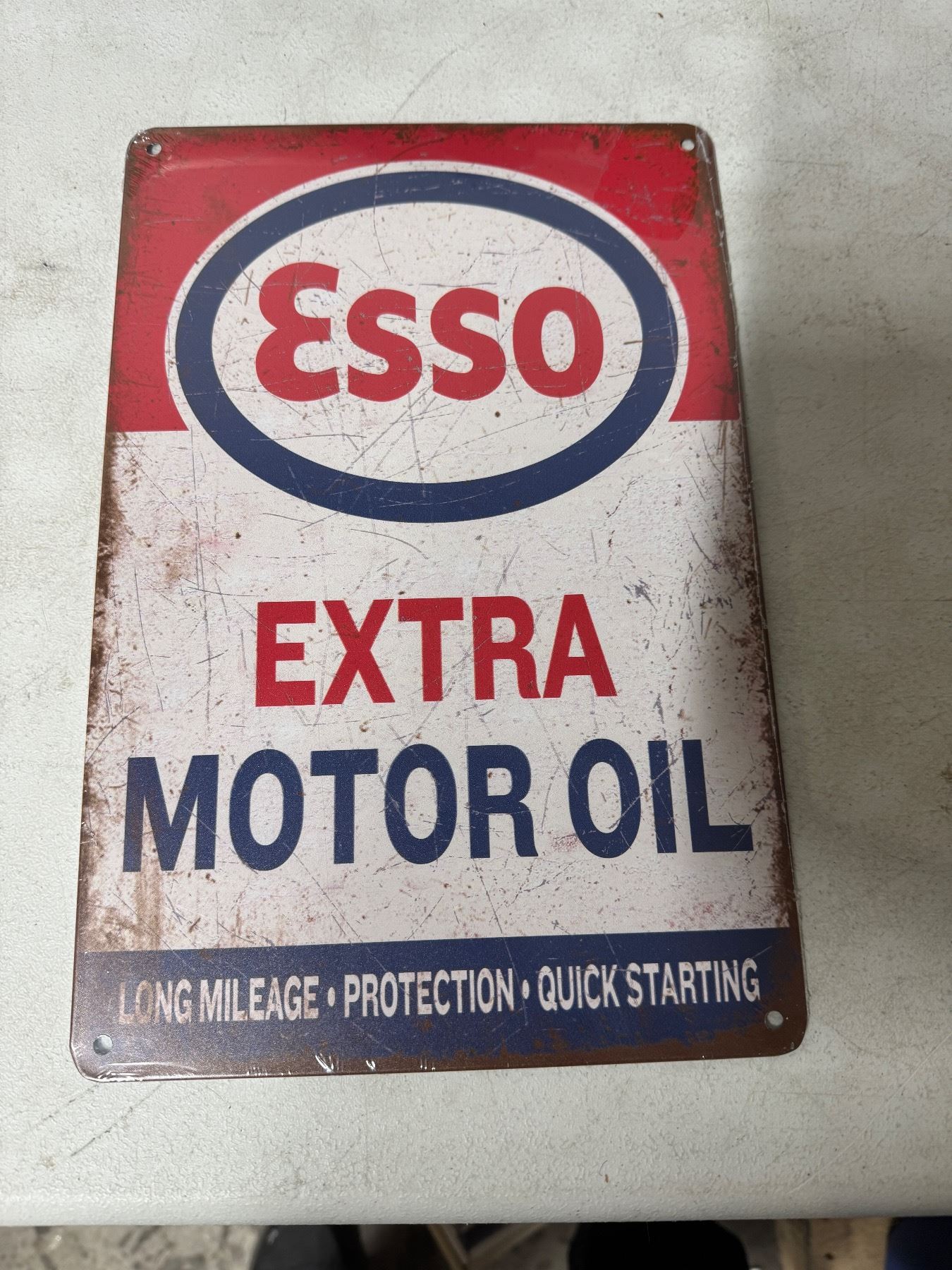 Tin sign