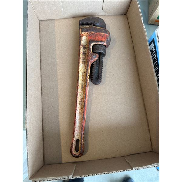 Pipe wrench