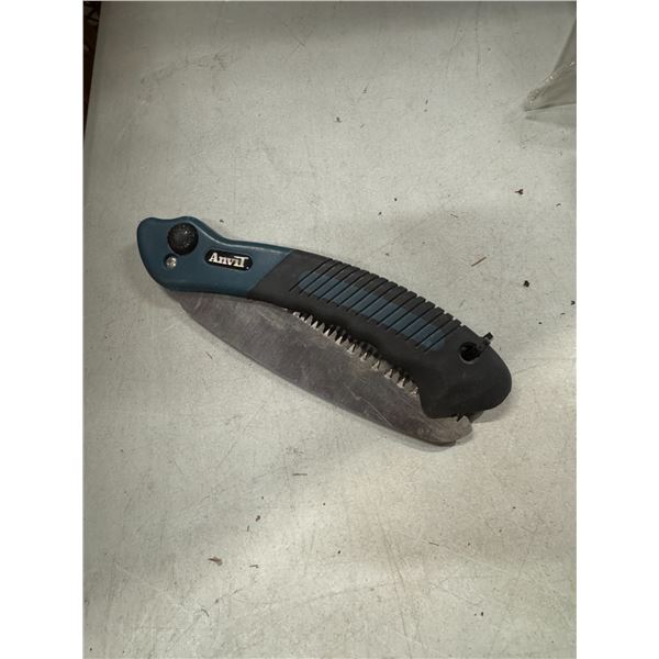 Anvil folding saw