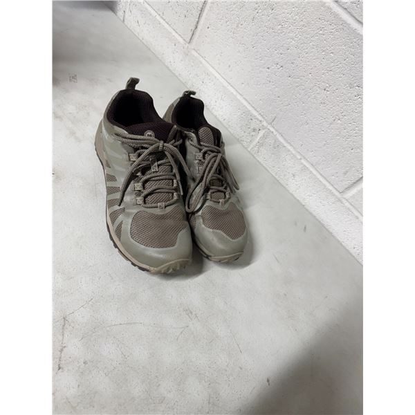 Morales size 8