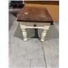 Image 1 : Side table