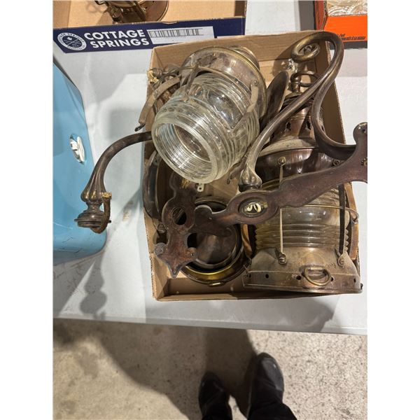 Lantern and lantern needs assembly