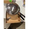 Image 1 : Pressure cooking pot