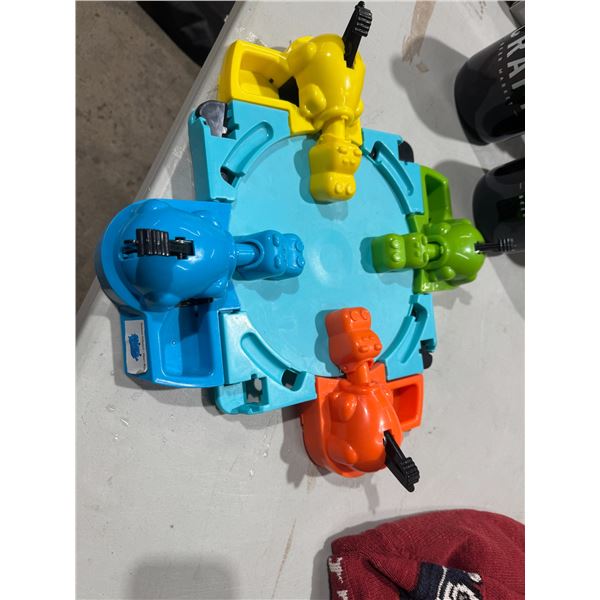 Hungry hungry hippo with balls