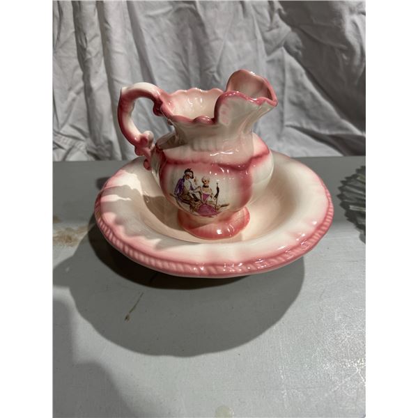 Small pitcher and  basin