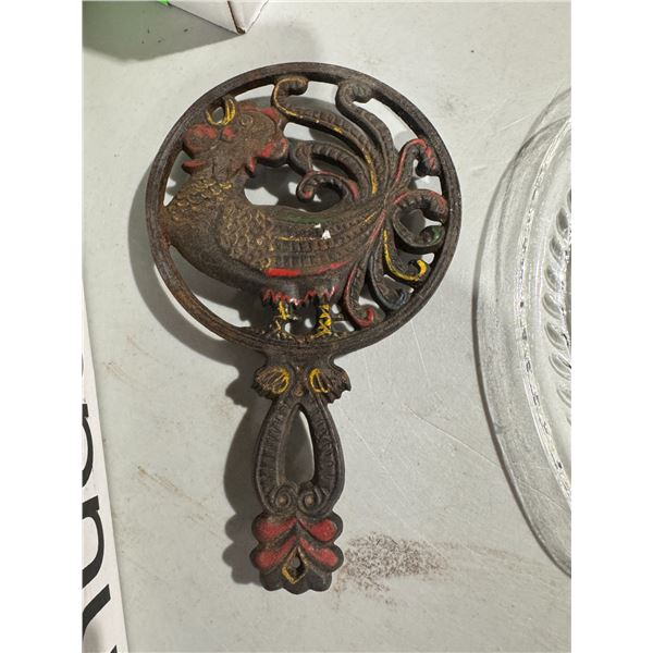Wilton cast-iron trivet